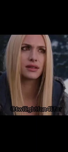 Bella protecting Edward❤#love #fy #fyp #foryou #foryoupage #bellacullen #edwardcullen #twilight #twilight4lifer💕 #twilightlifeornolife🦋💕❤ #belward4life🦋