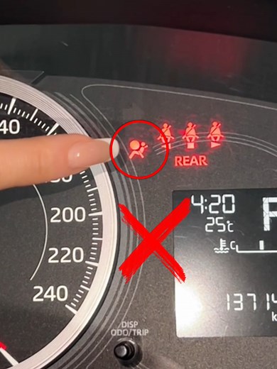 El secreto para apagar las luces de advertencia del coche