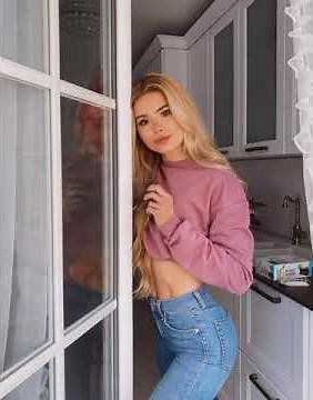 Beautiful models who have become famous for their toned figure and "beautiful" appearance