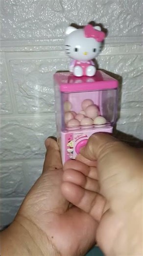 Hello kitty gumball machine toy