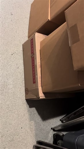 How many cookies you think we’ll be making for this? #corporateorder #bakeryowner