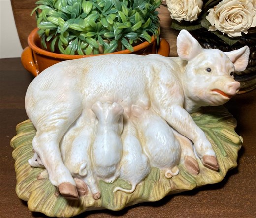 Vintage 1985 Homco Masterpiece Porcelain Pig Figurine - Mother Sow Nursing Piglets - Mizuno Signed Bisque Porcelain Animal Decor