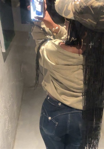 The jeans are fire @𝒏𝒐𝒏𝒐’𝒔.𝒍𝒖𝒙𝒆.𝑵𝒈.🌸🫧 #lowrisejeans #amara