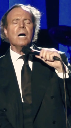 Hey — Julio Iglesias (Lyrics Video)