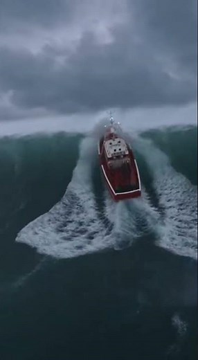 Trawler Battles Gigantic Waves