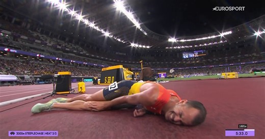 Los gestos de dolor de Dani Arce tras romperse y en las series y decir adiós al Mundial