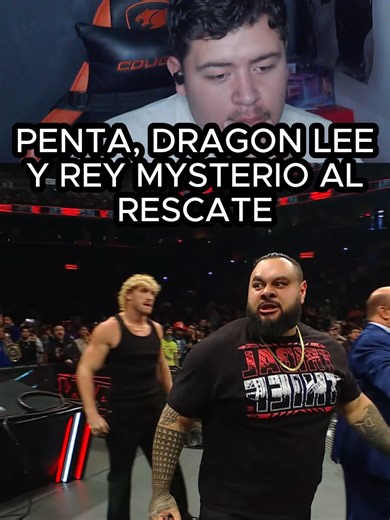 PENTA, DRAGON LEE Y REY MYSTERIO AL RESCATE #RAW #WWE #smackdown #wrestlemania #wrestletok #wrestling #AAA #wrestlingtiktok #fyp #luchalibre #reaccion #reacciones #cmpunk #thevision #bronbreakker #paulheyman #penta #reymysterio #dragonlee