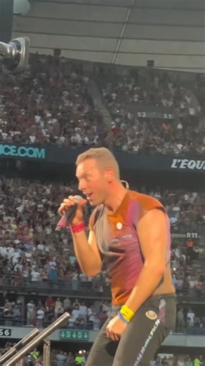 You know you make my world light up . #chrismartinfans #chrismartin #coldplay #love #musicofthespheresworldtour #coldplayfixyou #coldplaychrismartin #coldplayedit | Fans Chris Martin