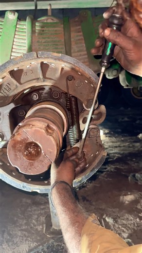 Brake Shoe Spring Fixing #restore #howto #rebuild #shortsfeed #automobile #mechanic #shorts #viral