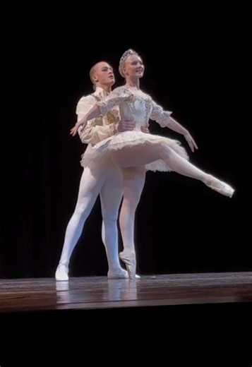 Competition Dancers Shine at Ballet Blanc