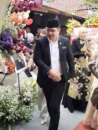 Pasha Ungu Hadir di Resepsi Pernikahan di Cikupa