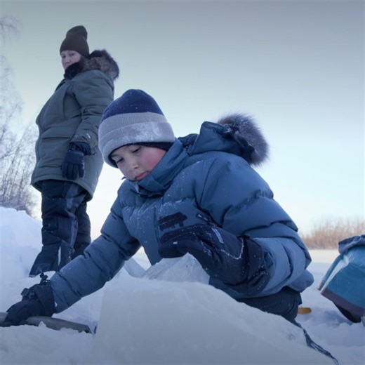 Living in the wilds of Alaska can leave you vulnerable to emergency situations without any way to access water. Knowing how to get ice that can provide pure water without any sediment or silt is a necessity. For more survival skills and touch exploration journeys that this new generation have to endure in order to survive Alaska tune into brand new episodes of Alaska The Next Generation, Wednesdays at 8pm, on National Geographic UK. | National Geographic UK