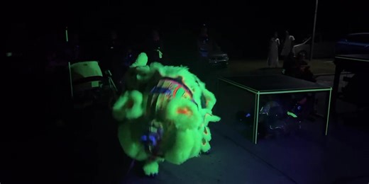 Luminous Acrobatic Lion Dance Table Performance