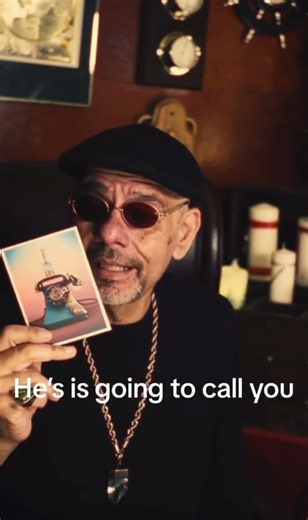 Psychic Jay 'He's going to call you' | Phone Reading