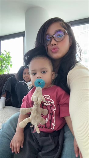 Celine's Cake Pop Stress: A Sweet Dilemma