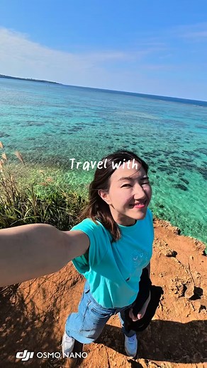 Midori (ミドリ) on Instagram: "My new travel buddy “DJI Osmo Nano”🏖️📸❤️ アクションカメラの常識が変わる。旅行Vlogの正解は「DJI Osmo Nano」☝️☝️ アクションカメラが苦手としていたことを、覆す1台…リールに書ききれなかったおすすめポイントをここに書くね📝 1️⃣ 映画クオリティの映像を、手のひらサイズで 業界をリードする1/1.3インチセンサーを搭載。 13.5ストップの広いダイナミックレンジのおかげで、夕方の日が沈む時とか、明るさに変化がある環境でも綺麗に撮影できる！ そしてそして4K/60fpsの滑らかさは、一度味わうともう戻れません…！ 2️⃣ 撮影中の画角をチェックできるカメラ分離式&2面磁気クイックリリース設計 胸元のストラップやヘッドバンドアクセサリー、その他マグネットがひっつくところなら何処でも一瞬で着脱可能✨ 地味に本体タッチパネルを表裏両方にできるので、自撮り棒使った撮影もめちゃくちゃ便利。 セパレート後に本体のタッチパネルの方でリアルタイ