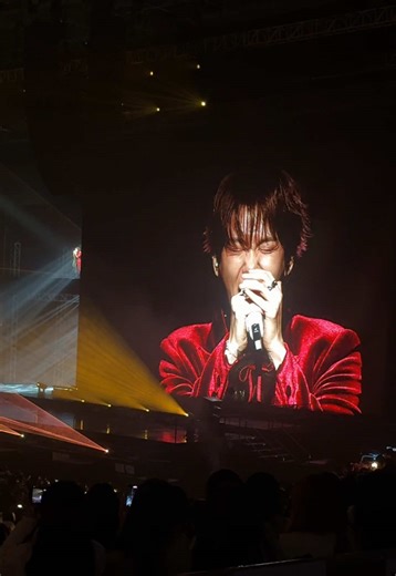 Baekhyun's Beautiful Performance at Reverie Dot Day 2