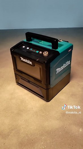 Makita Microwave 🍿 👀 40 V max XGT MW001G #Makita #MakitaNederland #MW001G #MakitaPowertools #XGT #40VMax #batterymicrowave #Microwave ⚡Microwave power High: 500 W / Low: 350 W ⚡500 W - BL4040 x2: 15 min ⚡350 W - BL4040 x2: 21 min\t 📐Dimensions (L x W x H) w/o Battery: 318 x 343 x 338 mm 🍱Useful cavity dimensions (W x D x H)\t255 x 241 x 120 mm Cavity capacity 8 L ⚖️Net weight w/o Battery: 8.9 kg 💦Dust and water resistant 🔌USB output port