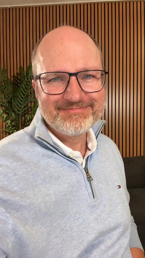 Statt Kaltakquise oder Zufall: Mit der richtigen Strategie wirst du zum Magneten für Eigentümer. Im Webinar zeige ich dir mein 4-Schlüssel-System für mehr Sichtbarkeit, Vertrauen und Aufträge. | Dr. Florian Forster