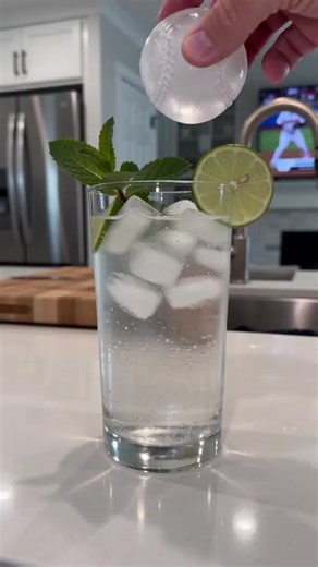 The best ice cups for a baseball fan 😮