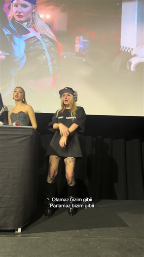 LİDYA🥺 telefonumu uzattım dudak büzüp iphone diye alamıcağını söyledin COK SEKERDİN AMA OLSUN😭 #manifestgirls #big5türkiye #big5 @manifestgirls @Big5 Türkiye