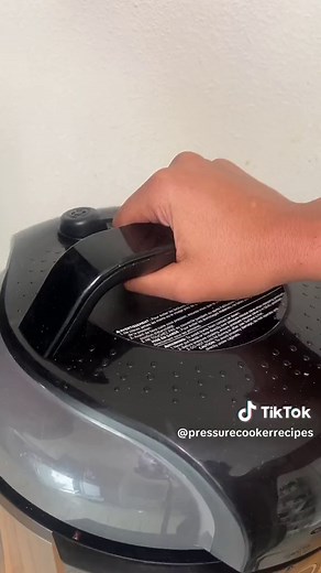 How to make neck bones! My first time making em. Bought them cuz it was a lot for $5 from @Joe V’s Smart Shop in Dallas! #joevsmartshop #neckbones #neckbonesandrice #neckbonesrecipe #pressurecooker #pressurecookerrecipe