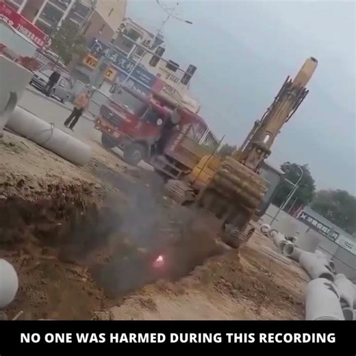 Daily Safety Fails🤯This is WHY You Call 811 & Verify All Utility Lines🤯#safetyfails #fails #fire