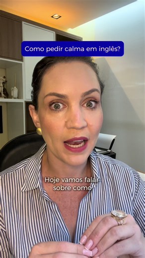 Quando usar “calm down” e outras expressões para pedir calma em inglês? Descubra como se expressar de forma mais natural e mantenha a tranquilidade em qualquer situação! 👉🏻 Comente qual expressão você mais gostou ou já usava!#expressoesemingles #inglesonline #inglesparabrasileiros