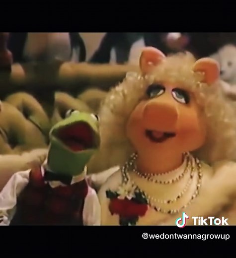 Kermit & Miss Piggy Sing Have Yourself a Merry Little Christmas (1987)