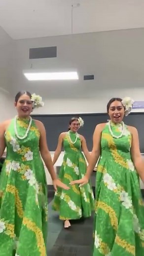 501 reactions · 30 shares | 懶 HULA GIRLS 懶 A little backstage fun Wearing a Hula dress Dancing to a Tahitian song  To @joshtatofimusic #fakateretere .  @nanyatays @namemara._ @arianabeazley . #heilani #heilaniproductions #aparima #hulagirls #oritahiti #hula #polynesian #polynesiandance #polynesiandancers #oceania #pacificislander #islandbeauty | Heilani - Pacific Entertainment, Education & Fitness | Facebook