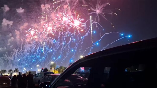 Bahrain National Day fireworks light up the sky despite the rain, creating a breathtaking celebration across the Kingdom of Bahrain. Rain and fireworks together made this National Day night unforgettable, showing Bahrain’s true spirit, unity, and pride. 🇧🇭🎆🌧️ #fypシ゚viralシfypシ゚ #fypageシ #BahrainNationalDay #BahrainFireworks #NationalDayBahrain #BahrainCelebration #FireworksInRain #RainAndFireworks #BahrainPride #KingdomOfBahrain #Bahrain2025 #BahrainEvents #BahrainNight #BahrainFestival #Visi