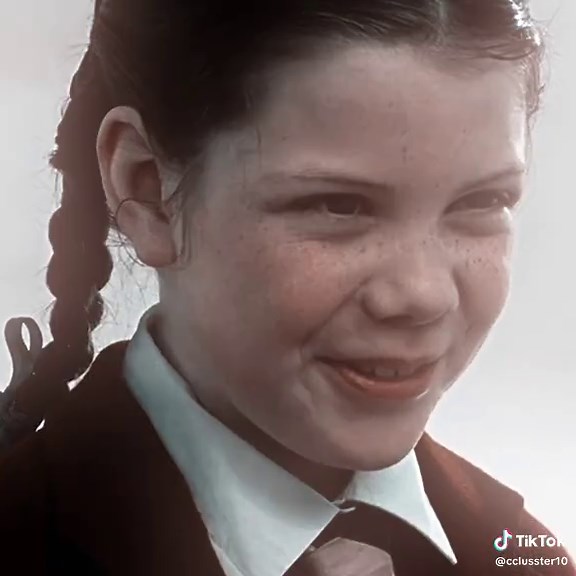 #lucypevensie : yay Lucy with this song 🥺 #thechroniclesofnarnia ##thechroniclesofnarniaedit #narniaedit ##narniatok #lucypevensieedit #pevensiesiblings