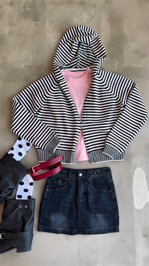 SHAGGIE on Instagram: "【2/11(水)20:00～販売開始】 #ダブルハンドルアイレットミニボストンバッグ ¥5,940 tax in RED/BLK/BRN size FREE #裏起毛スタンドカラースウェットトップス ¥7,700 tax in KHK/GRY/BLK size FREE #フード付きボーダールーズニットパーカー ¥5,940 tax in BLK/PUR/GRN/BLU size FREE #Vネック細ボーダーロゴロンTEE ¥4,180 tax in BLK/GRY/GRN/RED size FREE #スタッズ付き細ベルト ¥3,300 tax in BLK size FREE ショートカバーブーツ ¥11,550 tax in BLK/BRN size S/M/L/XL スタンドカラーハイネックジップニット ¥6,930 tax in GRY/WHT/GRN size FREE 【13.3インチPCがすっぽり入る】アイレットワンショルダーバッグ ¥4,950 tax in BLK/WHT/RED size FREE 【水汗に強い】トリ