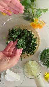 This spinach and feta cheese frittata recipe is quick, easy, nutritious and incredibly delicious! It’s the perfect choice for a healthy breakfast or a swift dinner 😍 Bake in a preheated oven at 365°F for 45 mins. Ingredients: This recipe is good for 4 servings: 300 g frozen spinach 1 medium onion (80 g) 1 medium brunch of fresh parsley (50 g) 100 g feta cheese 4 large eggs 2 tbsp. olive oil 1 tbsp. fried dill (you can use fresh dill for more tastiness) 1/2 tsp. salt Ground black pepper to taste