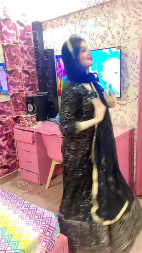 Pashto Dance Performance to Romantic Song