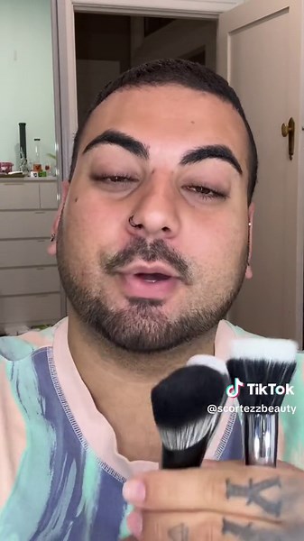 Flawless Foundation Application: Brush Techniques and Tips