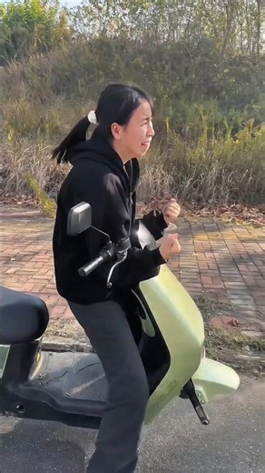 ​"She found a scooty in the jungle with no front wheel! 🛵🌲"