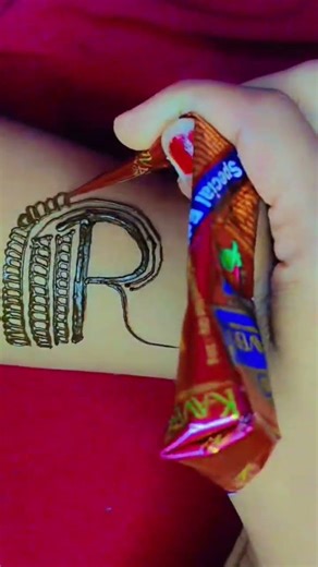 "R" henna tattoo ❤✨#shortvideo #reels #subscribe #mehendi #viralmusic #trending ❤✨ #youtube