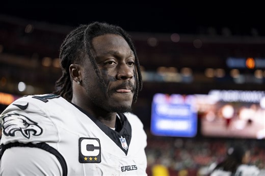 “Officiating just absolute disaster” “Game is rigged for Bills”: NFL fans rip referees for missing “blatant” A.J. Brown PI call costing Eagles easy TD