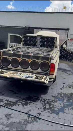 56K views · 1.5K reactions | #F250 ABELVOLKS DESTRUINDO NO GRAVE COM 35 SUBWOOFER DA ZETTA ÁUDIO | Flavio Renato | Facebook