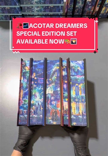 🥀🌌ACOTAR DREAMERS SPECIAL EDITION SET AVAILABLE NOW🎨🌄 Line up the books with the character side dust jackets to create a panaromic view of Feyre’s Velaris art studio 🥹❤️ Box Set includes: 🥀Reversible Dust Jackets (foiled paintings side and glossy characters side) 🌌3-Sided Velaris Printed Pages ❤️ Option to include 46 Chapter Overlays for Book 1 🎨Illustrated by our AcryliPics Artists Tatum, Rein, Sarah, and Mali 🛡️Disclaimer: NO AI was used in the creation of this illustration. AcryliPic