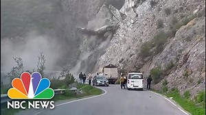Watch: Dramatic video captures landslide on Peruvian highway - The Global Herald