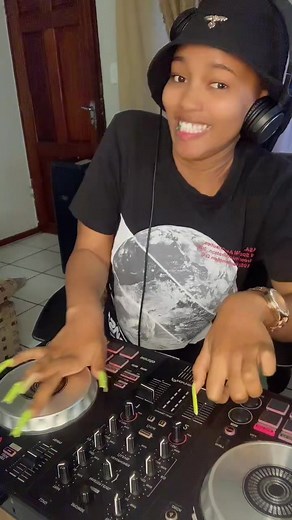 DJing Techniques for Aspiring DJs: Master the Mix