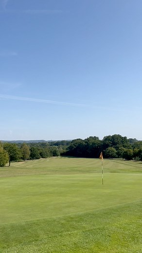 Embrace the summer sun with a tee-time at Hever Castle Golf Club 🏌️‍♂️☀️#hevercastlegolfclub #golfcoursekent #summergolf #golfinstagram | Hever Castle Golf & Wellbeing