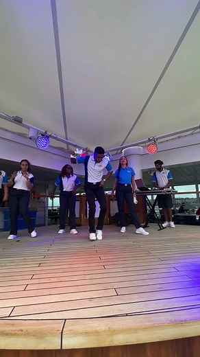 We know how to start your vacation off on the right foot 🕺 #CruiseNorwegian #sailawayparty #sailaway #dance