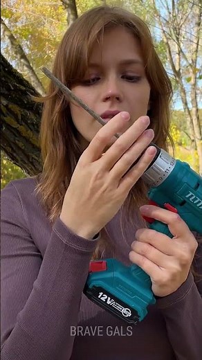 An absolutely beautiful woman skillfully wields an instrument! #shorts #survival #hack #DIY #craft
