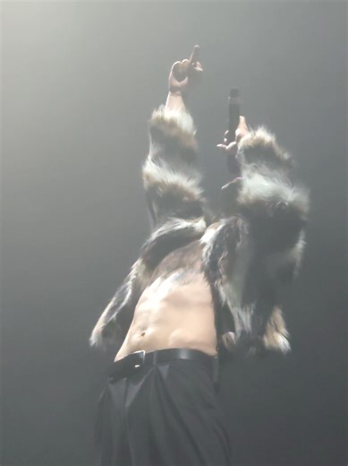 Beartooth opening for Bad Omens in Toronto, Canada on March, 6th 2026.Sorry, you can totally hear me screaming. Also, im sorry but those hip thrusts take me put evertime I watch this video. #beartooth #beartoothband #glamrock #alternativemusic #alttiktok