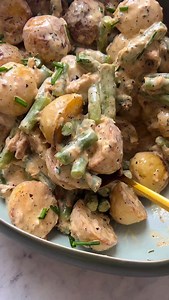 POTATO AND GREEN BEANS SALAD INGREDIENTS • Baby Potatoes • Green Beans • Tuna • Paprika • Garlic Salt • Dried Parsley • Mayonnaise • Blue Cheese Dressing • Oil METHOD 1. Rinse your veggies, cut in halves, then cook potatoes with a little bit of salt and green beans until soft. 2. Into a pan, over medium heat, add in oil, then potatoes. 3. Season with paprika, parsley and garlic salt. 4. Fry until golden browned and crispy. 5. Into a bowl, mix together mayonnaise, and the blue cheese dressing. 6.