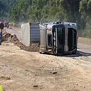 843K views · 1K shares | Truck Fails Top 10 Compilation | Beautiful Life | Facebook