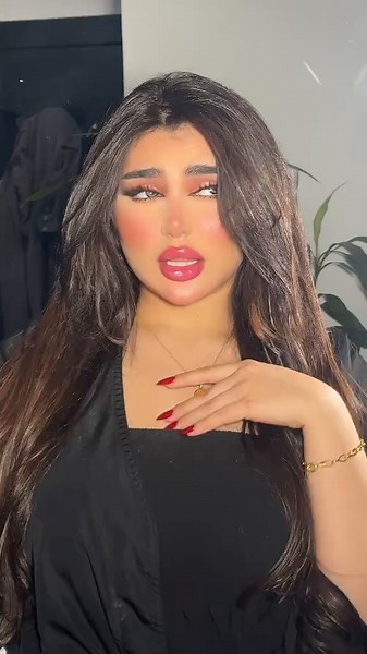 ميكب ارتست فخم: إطلالات ساحرة وجذابة